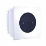 Un support mural avec amplificateur intégré pour l'Amazon Echo Dot