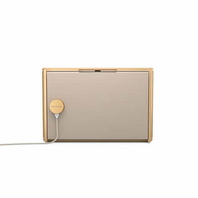 Beosound Level Golden Oak rear