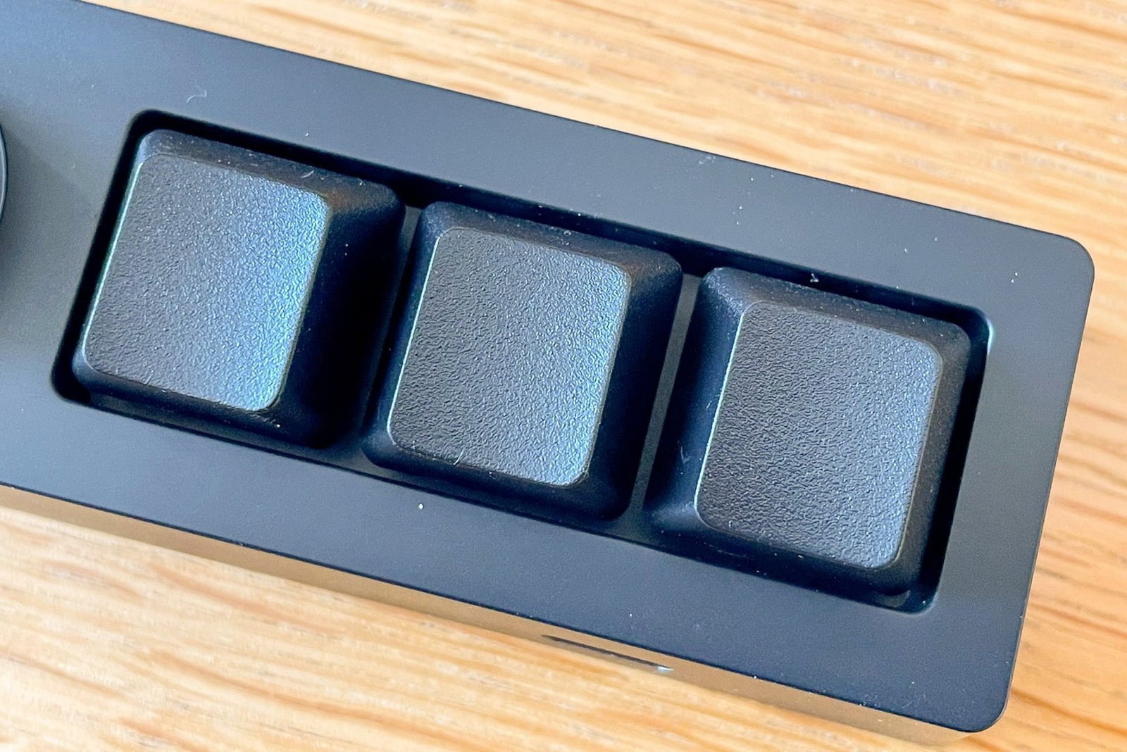 Les touches sont celles d'un clavier mécanique Les touches sont celles d'un clavier mécanique