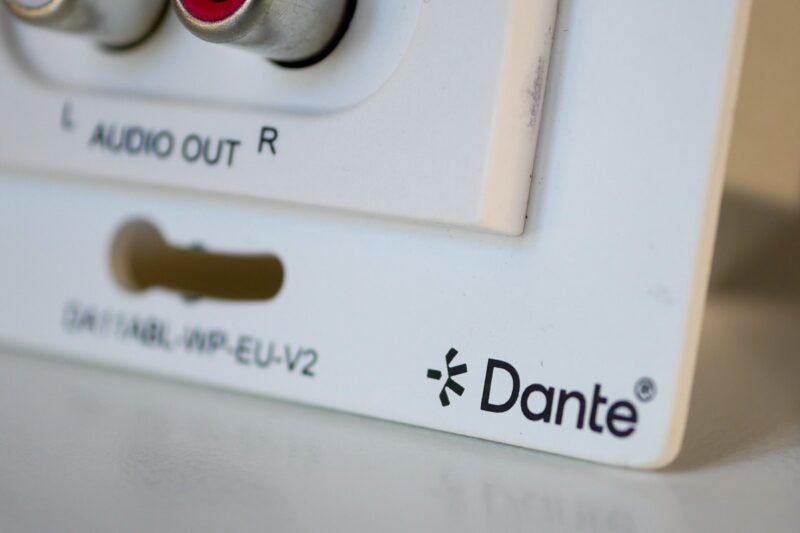 Comment j'utilise le Dante pour l'audio multiroom : introduction